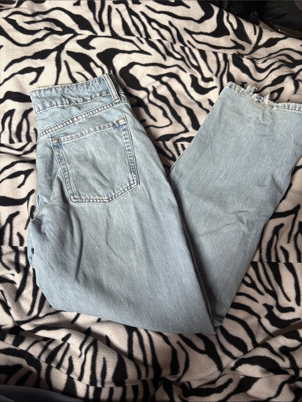 fashion nova light wash jeans